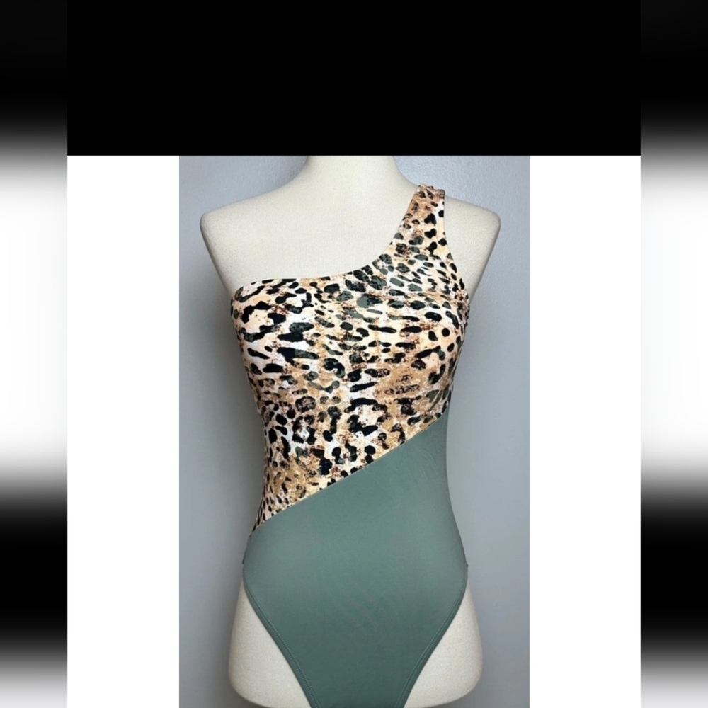Mynah Green&Cheetah One piece